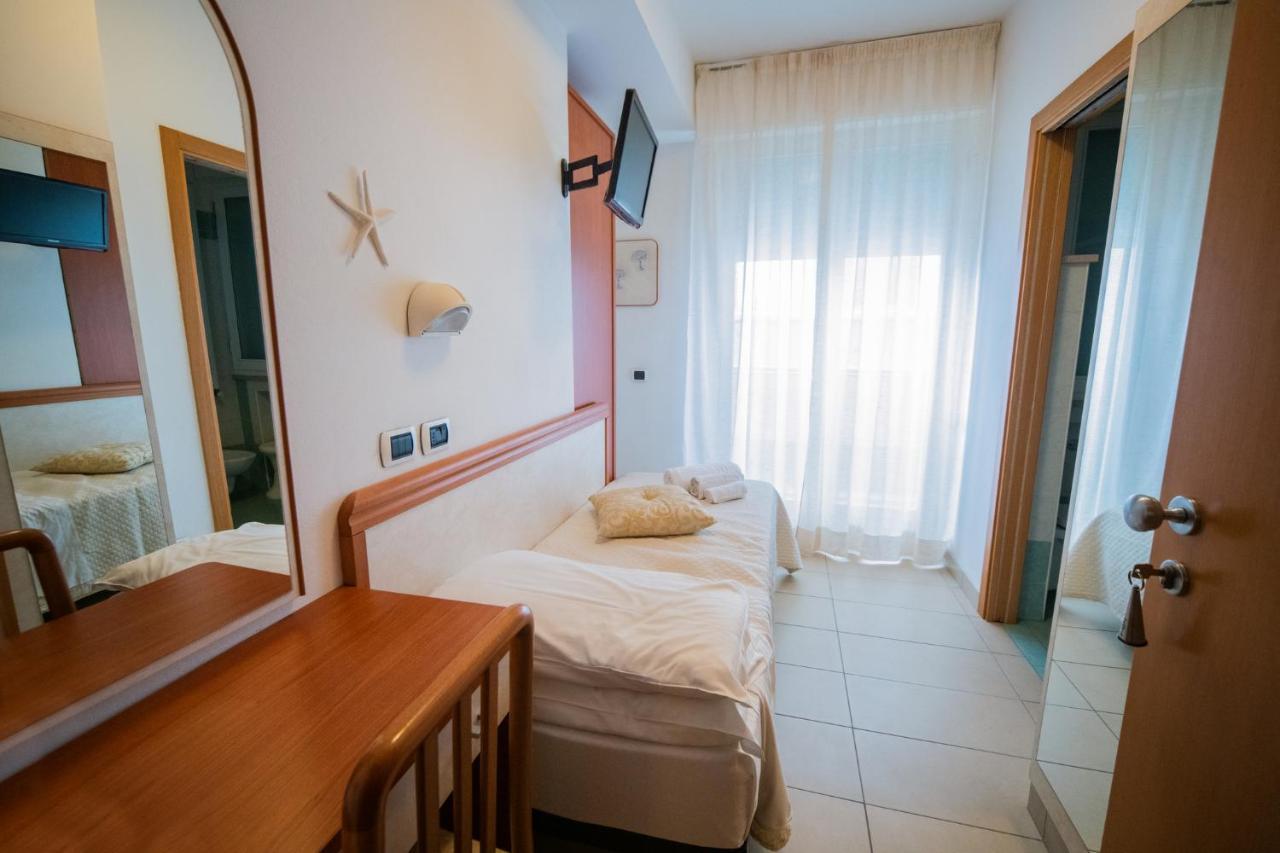 Hotel Abc Riccione Exterior photo