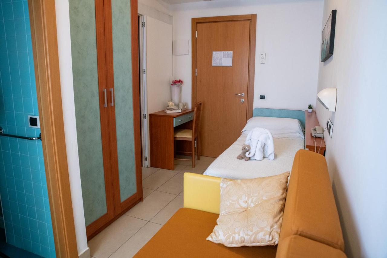 Hotel Abc Riccione Exterior photo